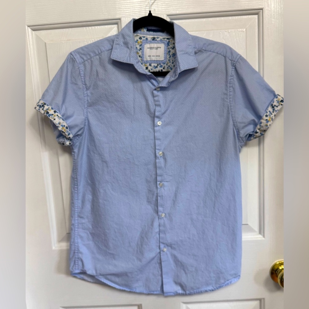 Denim & Flower Light Blue Button Down Shirt Size Small.
